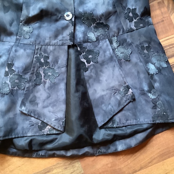 Puli Large Mottled Black and Gray Lace Appliqued Jacket - Picture 7 of 9